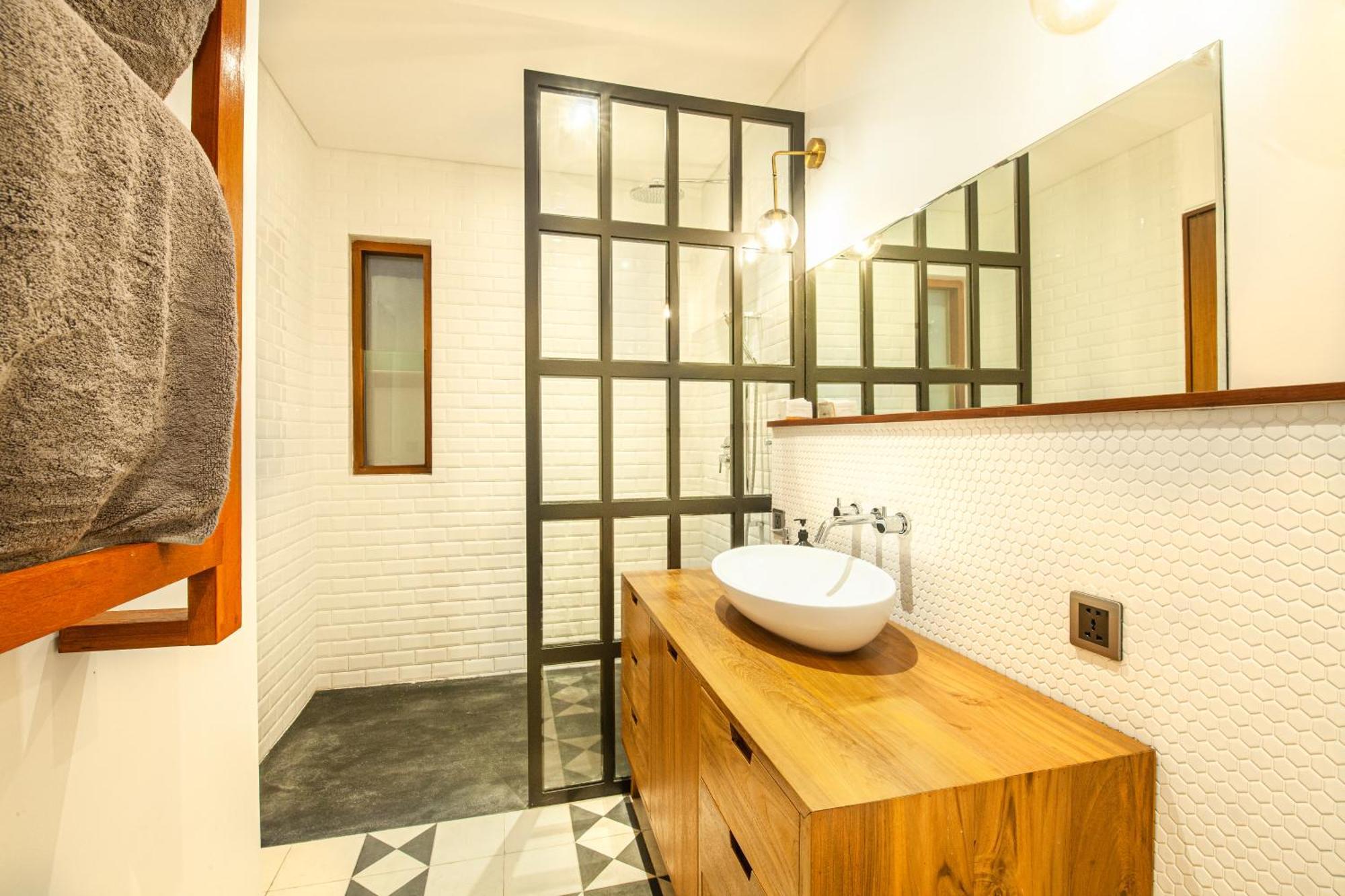 Brand New 5 Bedroom Villa Enclosed Living Room Canggu Buitenkant foto